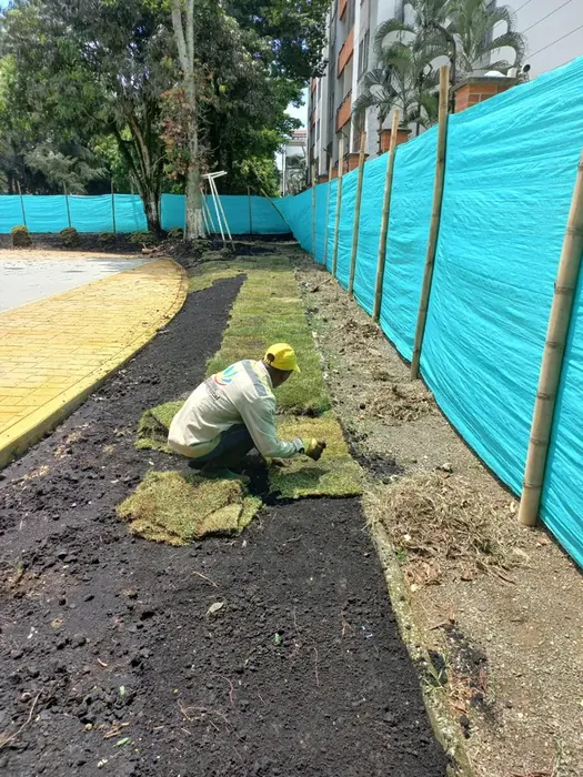 Construcción y mantenimiento de canchas y parques · Canchas y parques, Colombia Agroforestal